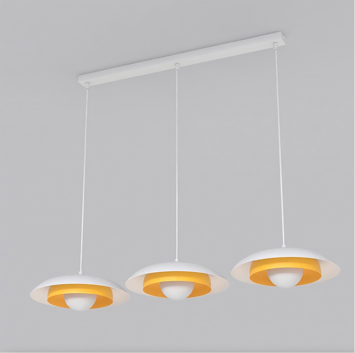lampa sufitowa Skin WH potrójna do jadalni i kuchni biało pomarańczowa.jpg