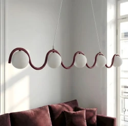 lampa-wisząca-Sinus-Burgundy-nad-stół-110-cm-5-kloszy-mlecznych-szczegół.webp