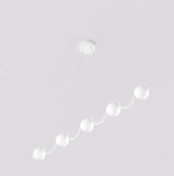 biała-lampa-nad-stół-do-jadalni-Sinus-White-falowana-konstrukcja.webp