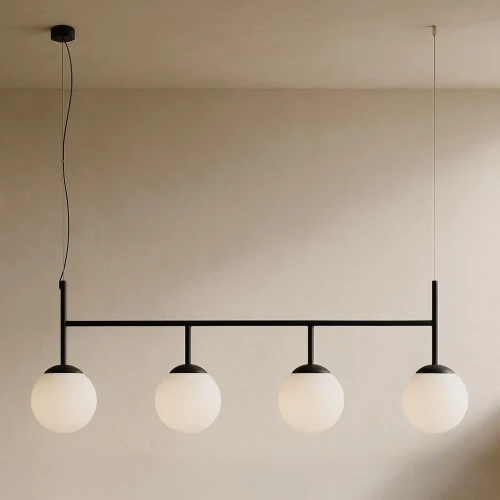 lampa-wisząca-nad-stół-w-kuchni-Faro-4-mleczne-klosze.webp