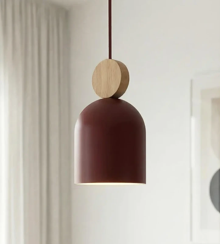 Designerska-burgundowa-lampa-wisząca-Mesi-z-oprawą-GU10_-eleganckie-oświetlenie-nad-wyspę-kuchenną.webp