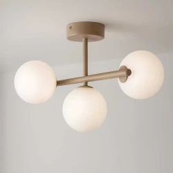 Beżowa-lampa-sufitowa-Ardi-3-z-trzema-mlecznymi-kloszami.webp