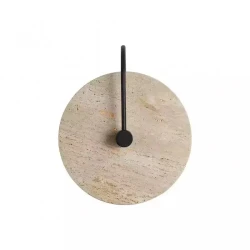 Kinkiet LED Natural 3 z naturalnego trawertynu i czarnego metalu.webp