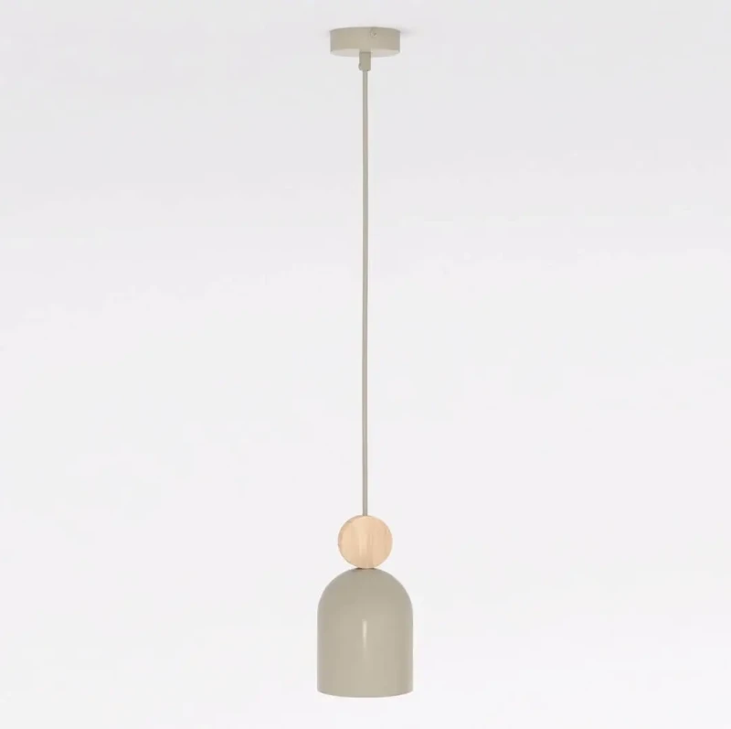 Lampa-wisząca-Mesi-1-Mocca-z-drewnem-w-stylu-japandi-do-jadalni.webp