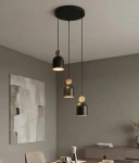 Mesi-3-Black-czarna-lampa-wisząca-3-punktowa-nad-stolik-kawowy.webp