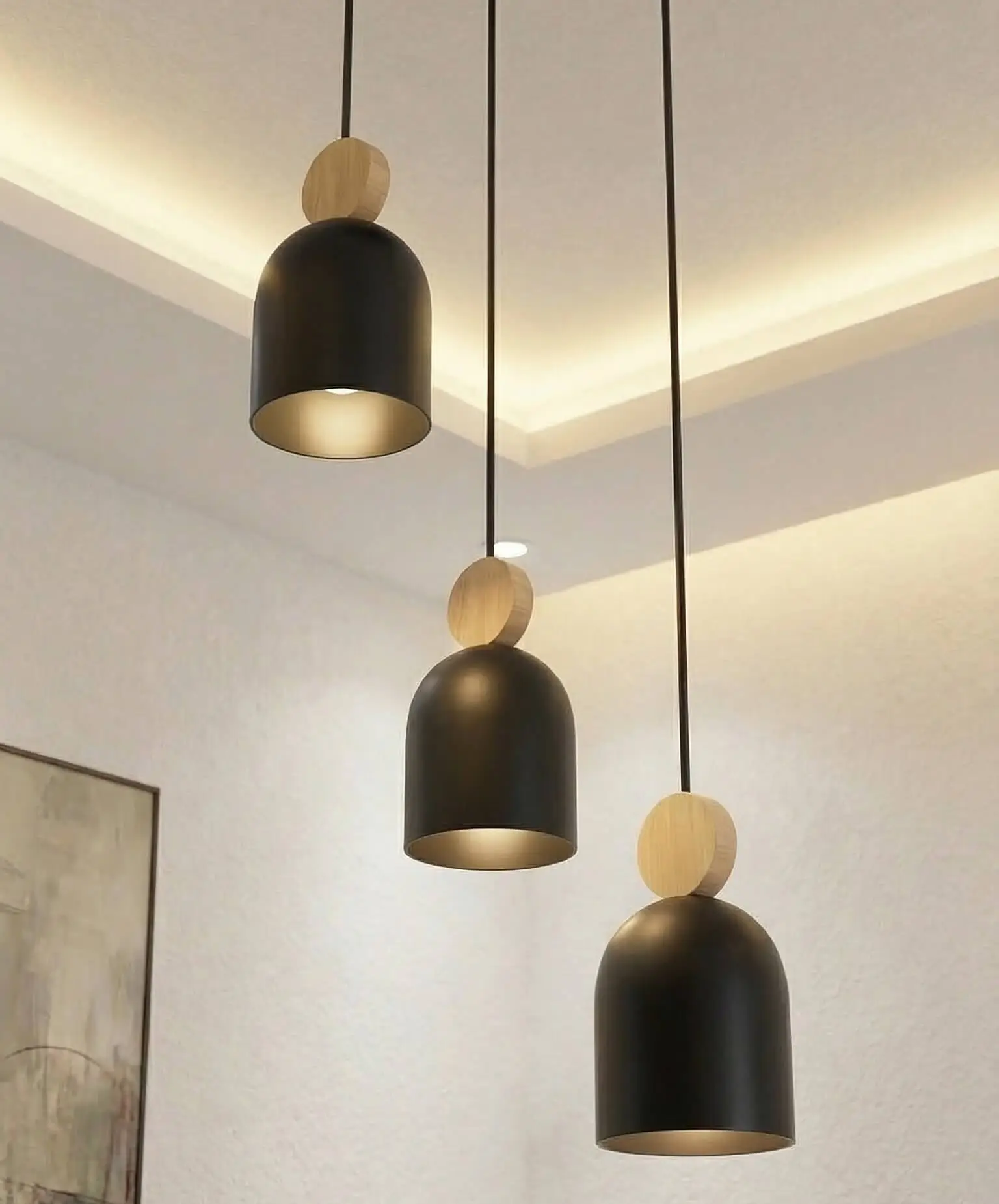 Mesi-3-Black-designerska-lampa-wisząca-3xGU10-do-strefy-wypoczynkowej.webp