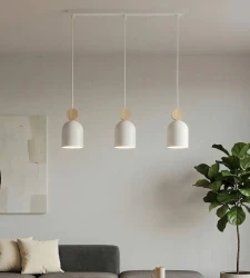 Mesi-3-White-–-podłużna-lampa-wisząca-trzy-klosze-nad-stół-w-jadalni.webp