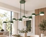 Megara-8-Olive-Green-długa-zielona-lampa-wisząca-w-nowoczesnej-aranżacji-wnętrza.-salonu.jpg