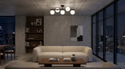 Ardi-Black-5-Sufitowa-–-czarna-lampa-z-pięcioma-białymi-szklanymi-kloszami-w-nowoczesnym-salonie..webp
