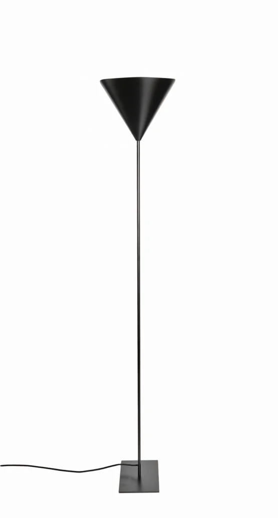 konko-podlogowa-lampa-stojaca-kolor-jet-black