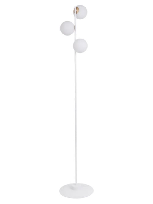 podlogowa-lampa-stojaca-kolor-bialy-trzy-biale-mleczne-klosze.jpg