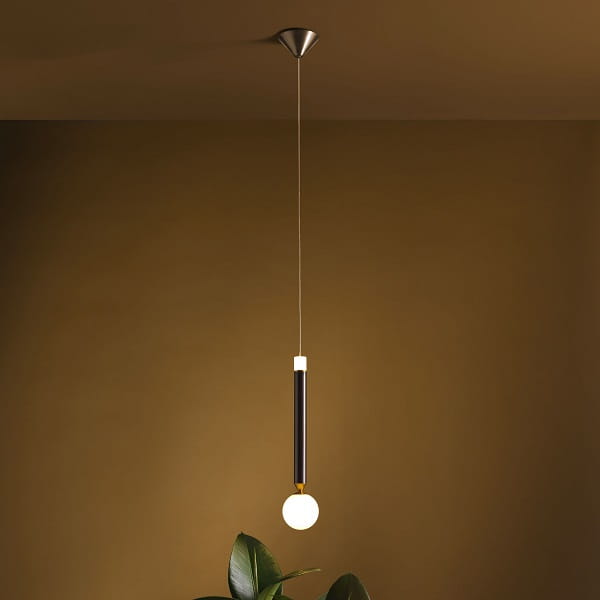pojedyncza-lampa-wiszaca-brazowa-seventy1-aranzacja.jpg