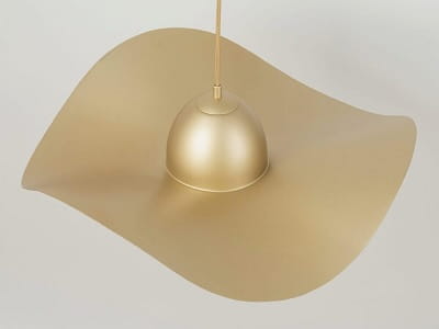 Kapello-zlota-lampa-wiszaca-zewnatrz.jpg