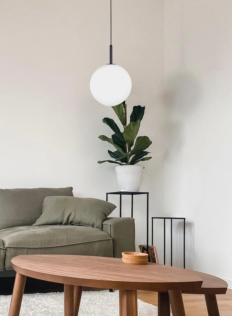 wisząca-lamp-mleczny-klosz-Faro-30-oświetlenie-stolika-kawowego.webp
