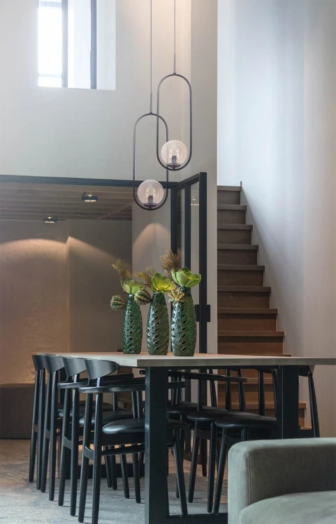 Lampa wisząca Venta z oryginalnym kloszem aranżacja.jpg