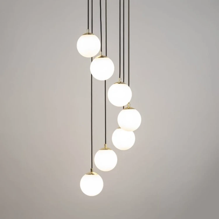 Lampa wisząca, siedem szklanych kul, Piano Spiral 7.jpg