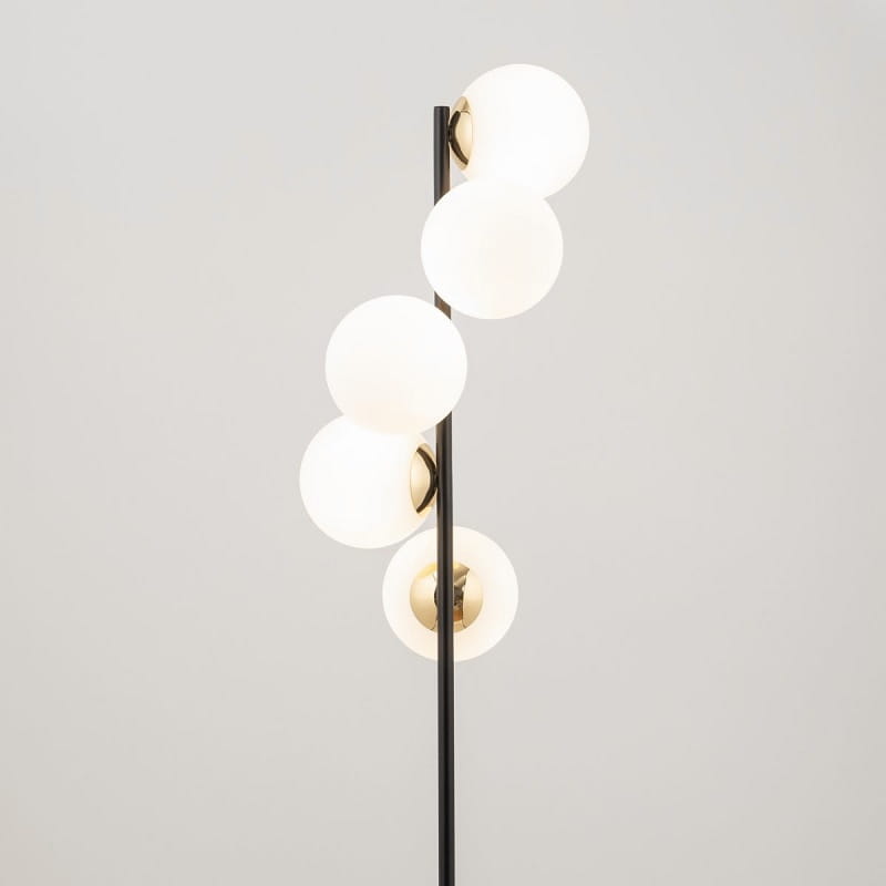 Podłogowa lampa stojąca - Piano Table, mleczne klosze (2).jpg
