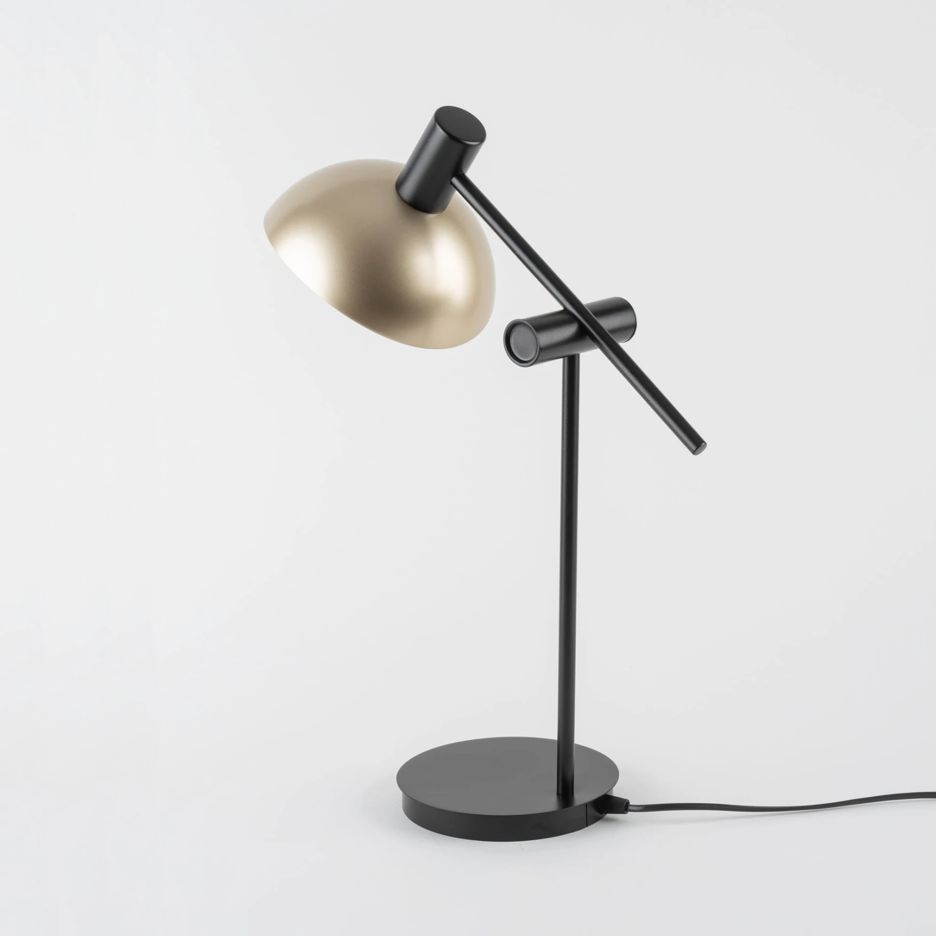 Lampka na stół czarno - złota AArtis Sigma 50357 (3).jpg