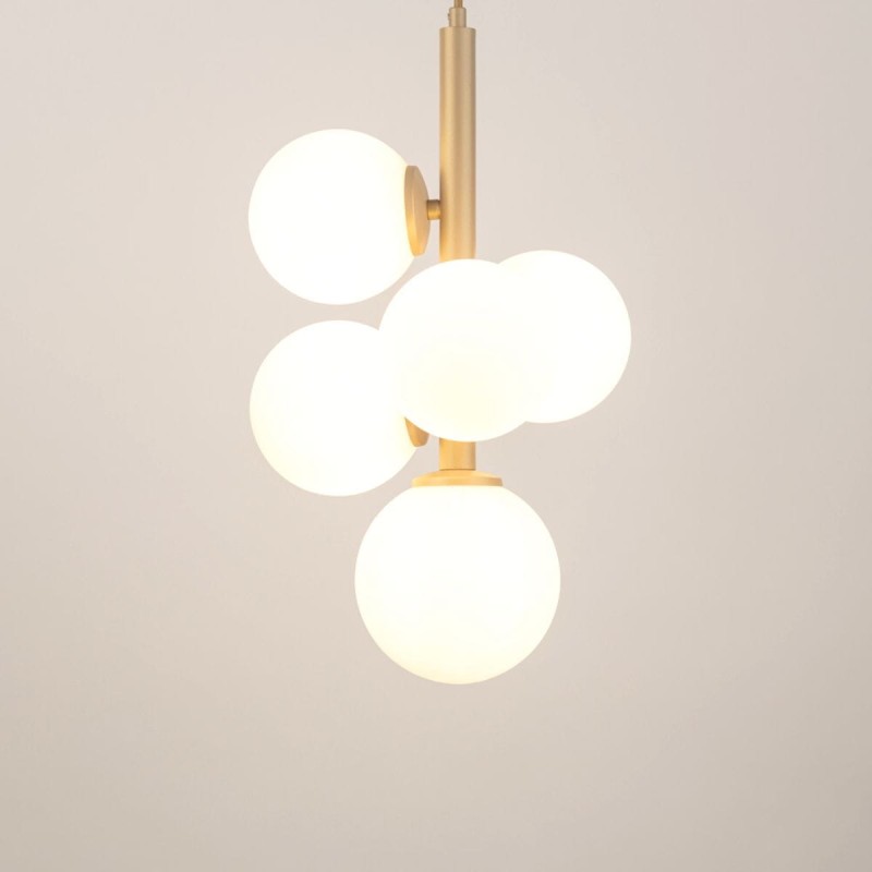 lampa wisząca pionowa pięć białych kul Perla 5 złota.jpg