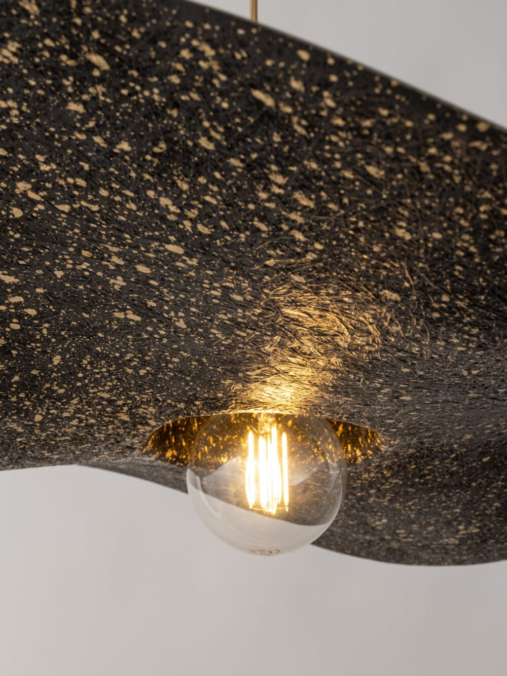 Lampa wisząca  nowoczesna Kapello złoto-czarna  wnętrze lampy wnętrze (2).jpg