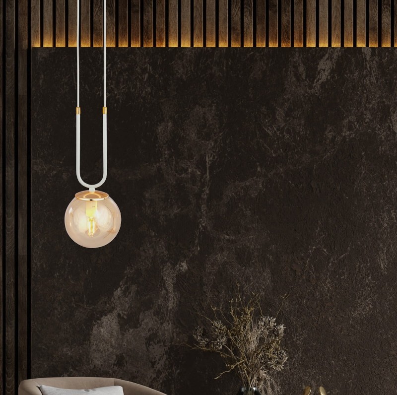 Glam 1 White - lampa wisząca glamour, klosz bursztynowy - aranżacja.jpg