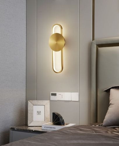 Arya Brass 40 - kinkiet nowoczesny LED, jasny mosiądz aranżacja.jpg
