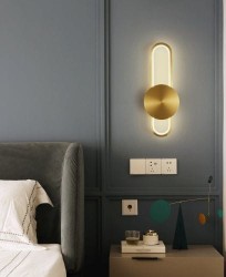 Arya Brass 40 - kinkiet nowoczesny LED, jasny mosiądz aranżacja (2).jpg