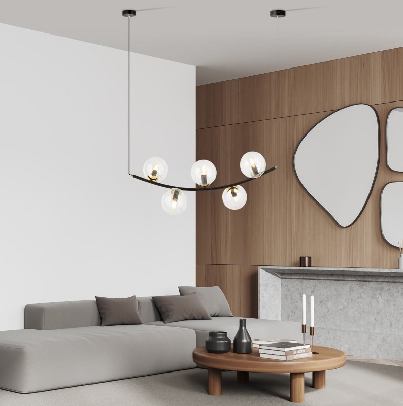 Ritz 5 White - wisząca lampa, żyrandol, pięć białych kul aranżacja.jpg