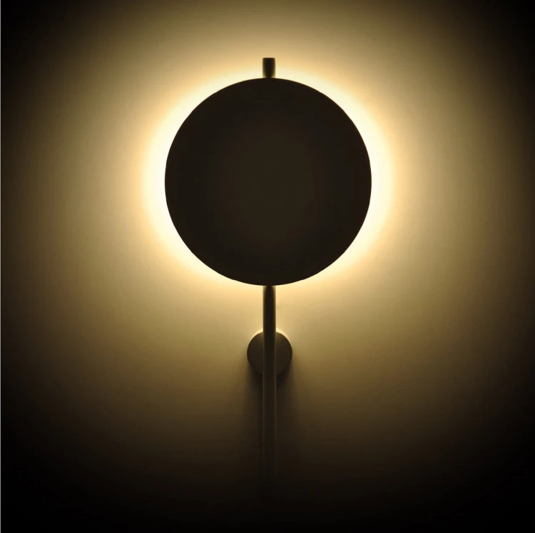 Pero 1 – biały kinkiet ścienny, pojedynczy klosz świecenie.jpg