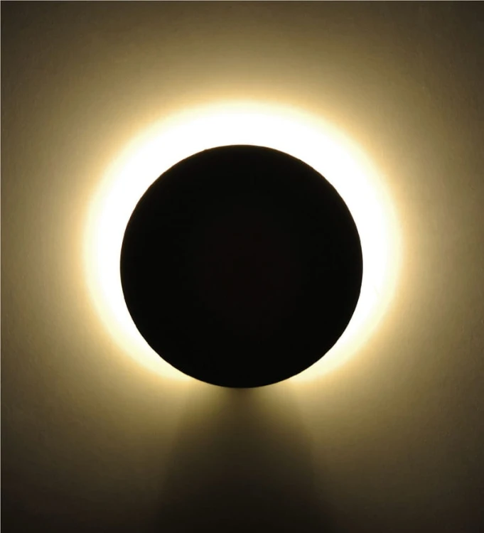 Pero 20 – biały kinkiet industrialny średnica 20cm świecenie.jpg