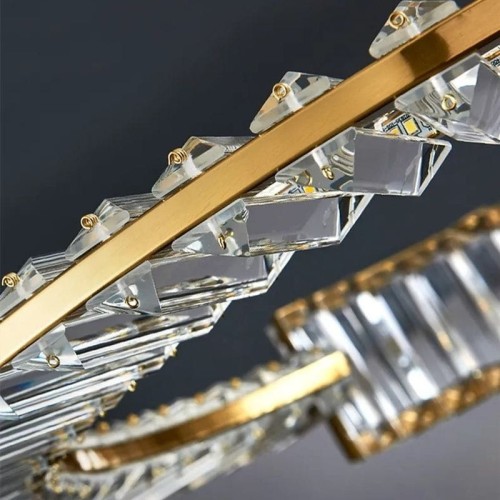 Konopi układ kryształow w lampie wiszącej kryształowej.jpg