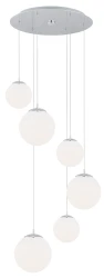 Optica-6-chrom-kule-szklane-białe-mleczne_-żyrandol-do-wysokich-pomieszczeń.webp