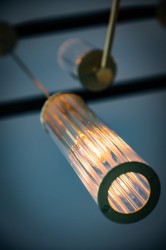 Hamptoon ojedyncza lampa wiszaca w kolorze jasnego mosiądzu klosz.jpg