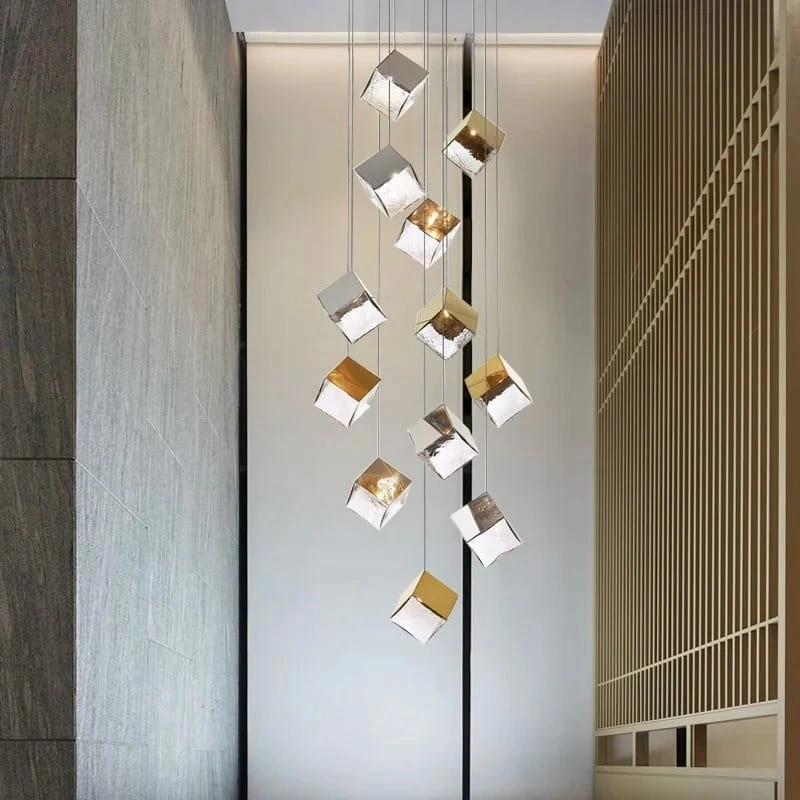 Fioda-lampa-wisząca-do-antresoli_-srebrne-i-złote-sześciany-12szt.webp