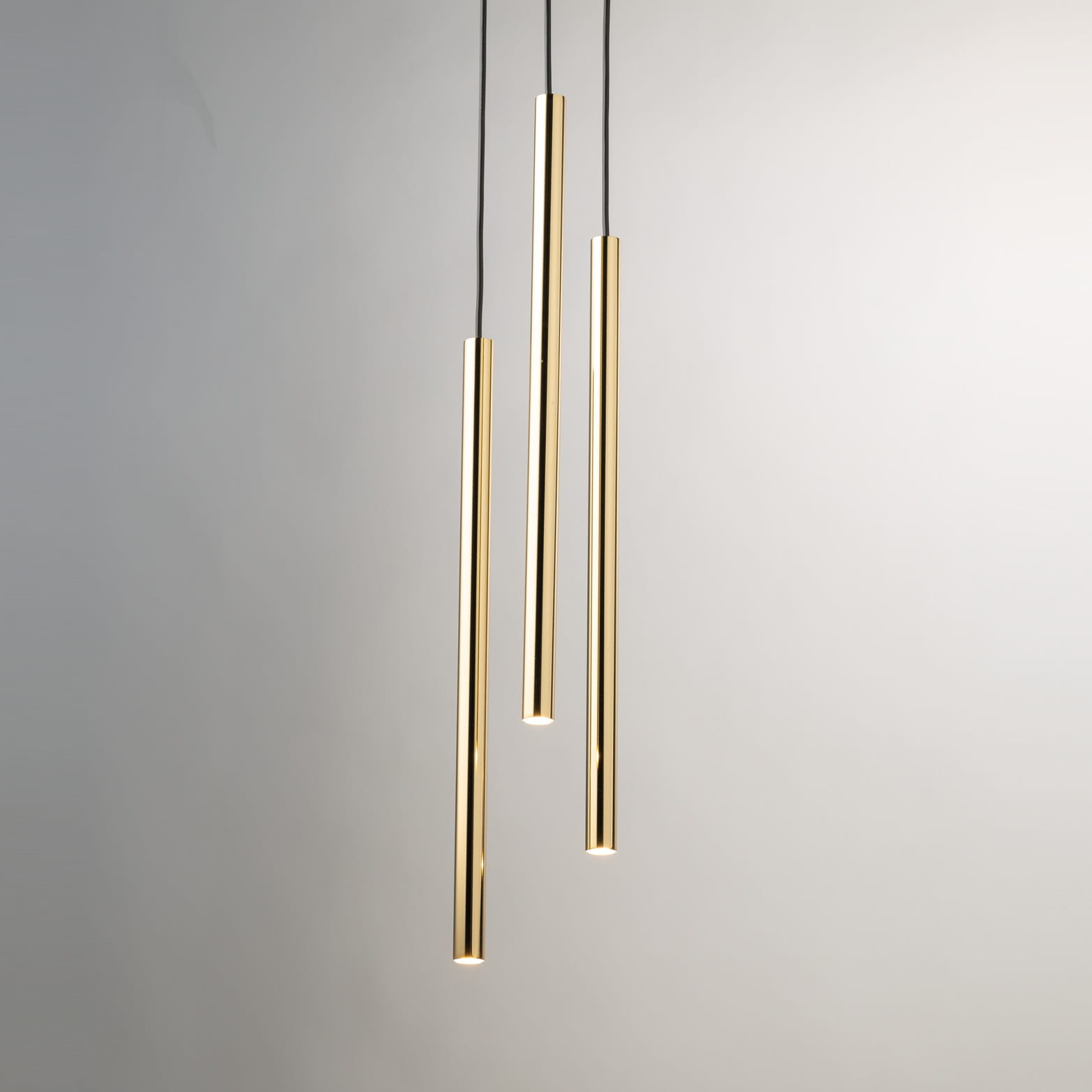 Lampa wisząca Sopel Lux 3 złota – nowoczesny design z nutą luksusu szczegół.jpg
