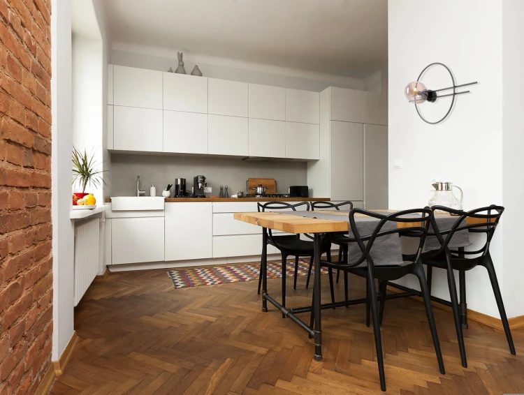 Kinkiet pojedynczy Corsa – elegancja i ciepło światła do jadalni.jpg