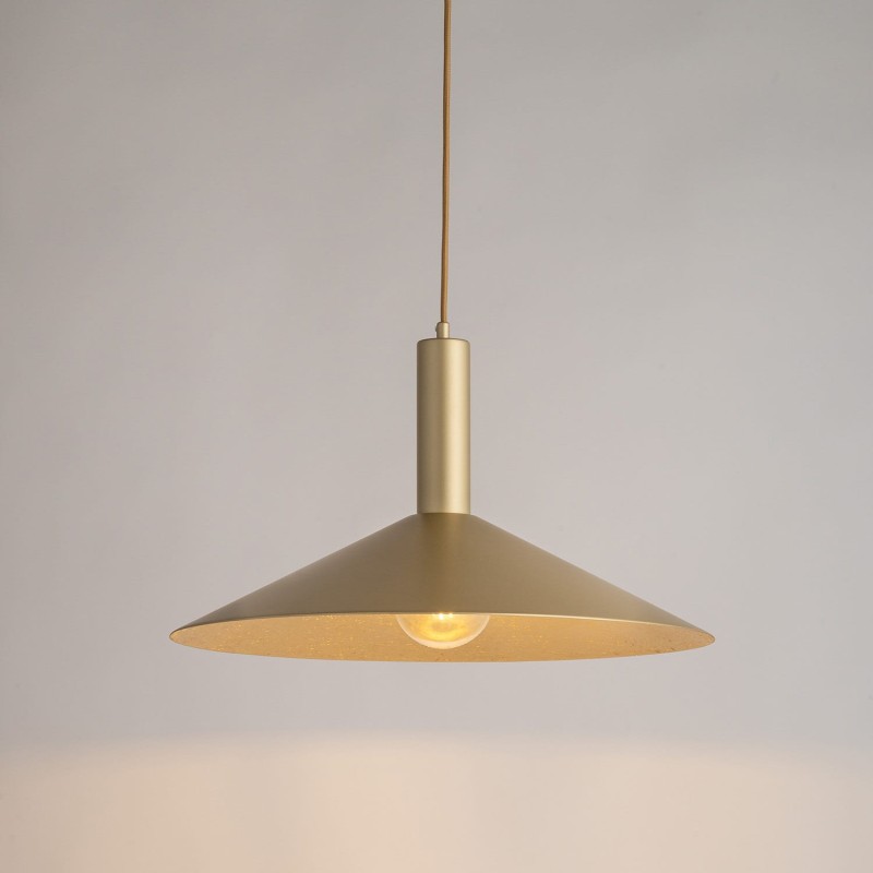 Capri 50 złota lampa wisząca do sypialni, złoty stożek klosz.jpg
