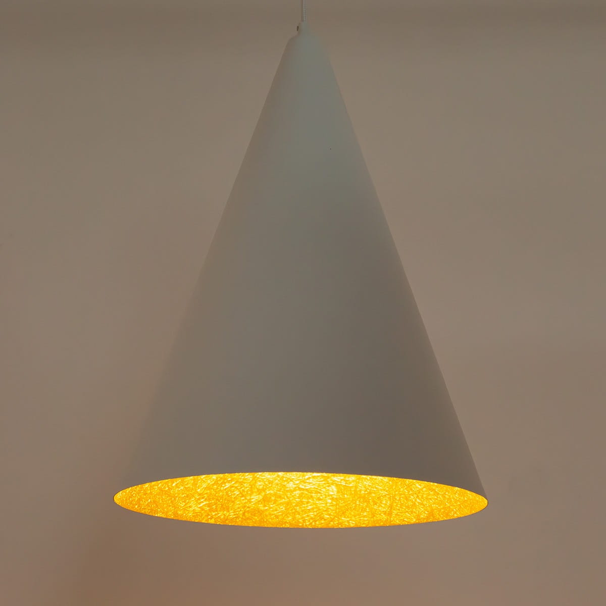 Vesuvio 35 białozłota lampa wisząca, stożek średnica 35cm środek.jpg