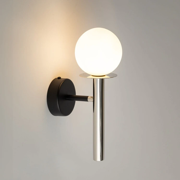 DAISY 1 kinkiet srebrny biały świecenie.jpg