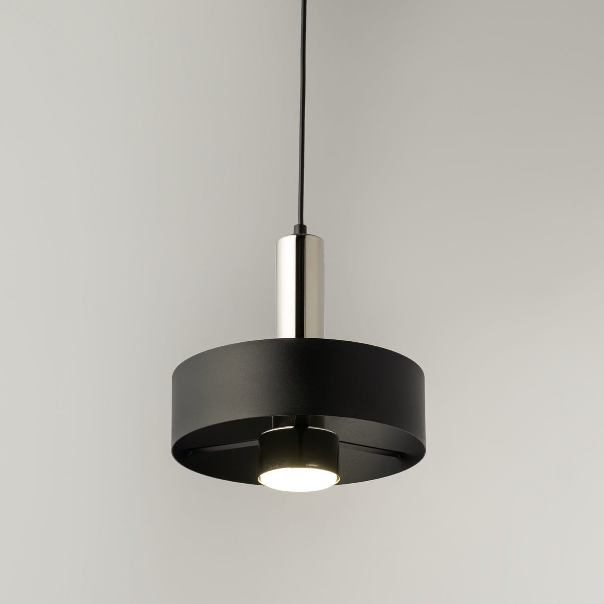 RIF LUX 1 M czarny srebrny pojedyncza lampa wiszaca  żarówka LED (3).jpg