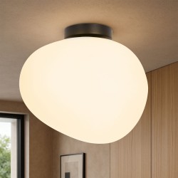 Lampa sufitowa, plafon Stones 30cm,  plafon w kształcie otoczaka, mleczny mleczny klosz aranżacja.jpg
