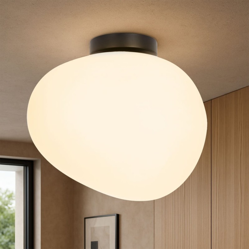 Lampa sufitowa, plafon Stones 30cm,  plafon w kształcie otoczaka, mleczny mleczny klosz aranżacja.jpg