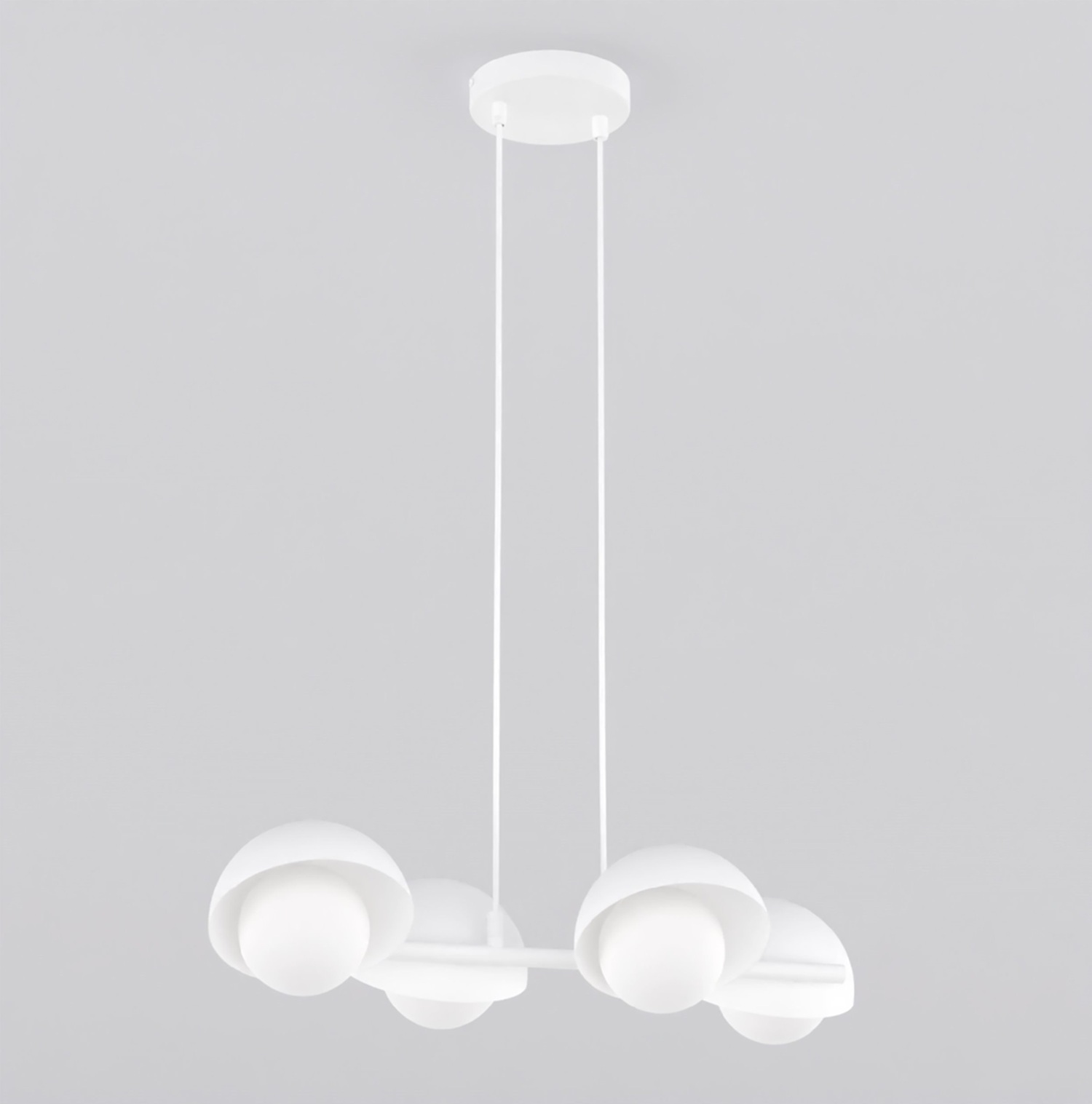 Boom 4 biała lampa wisząca nad stoli kawowy, regulowane zawieszenie.jpg
